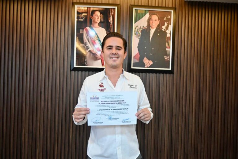 Recibe San Andrés Tuxtla distintivo de excelencia en Planeación Municipal